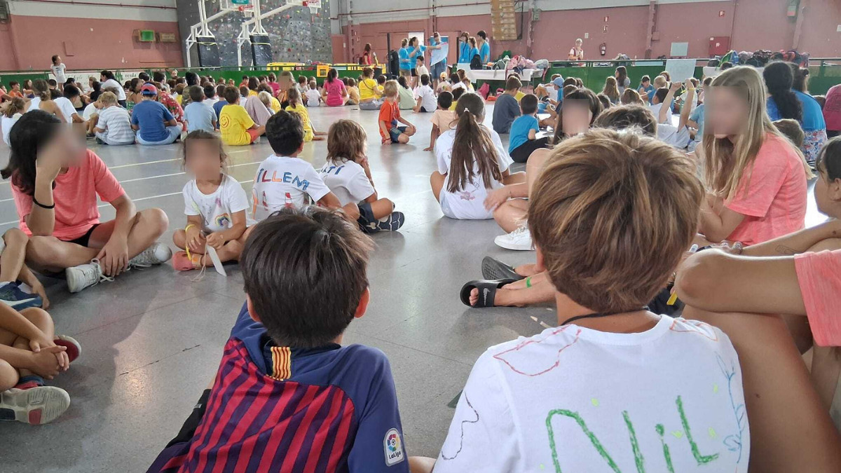 Nens i nenes dels casals del Jussà han jugat, cantat i ballat a la Trobada de Casals