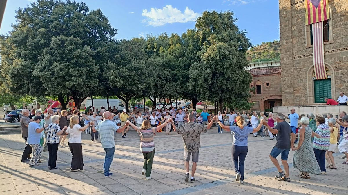 Les sardanes han donat el tret de sortida a la festa
