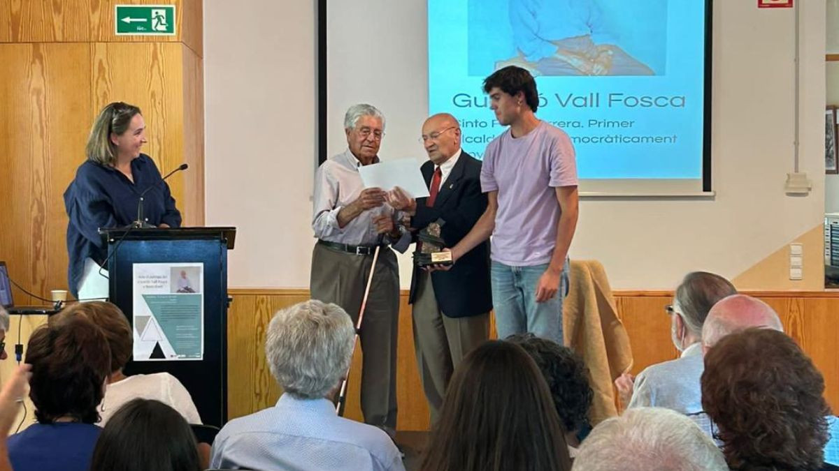 Entrega del Guardó Vall Fosca a Sinto Font Carrera