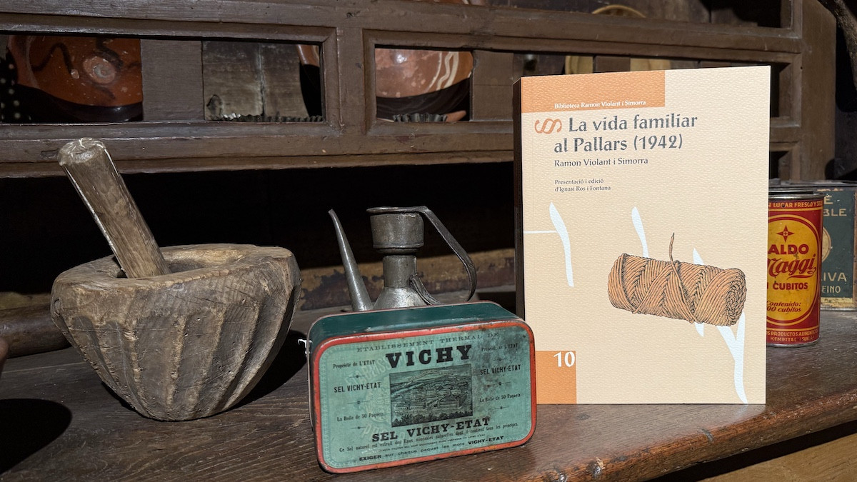 Portada del llibre 'La vida familiar al Pallars (1942)' 