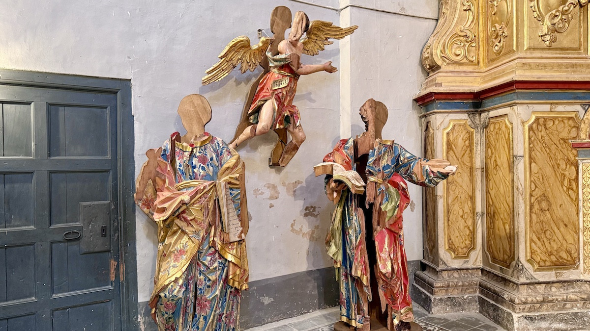 Les talles barroques restaurades de Sant Pere, Sant Pau i un àngel de l'església de Palau de Noguera