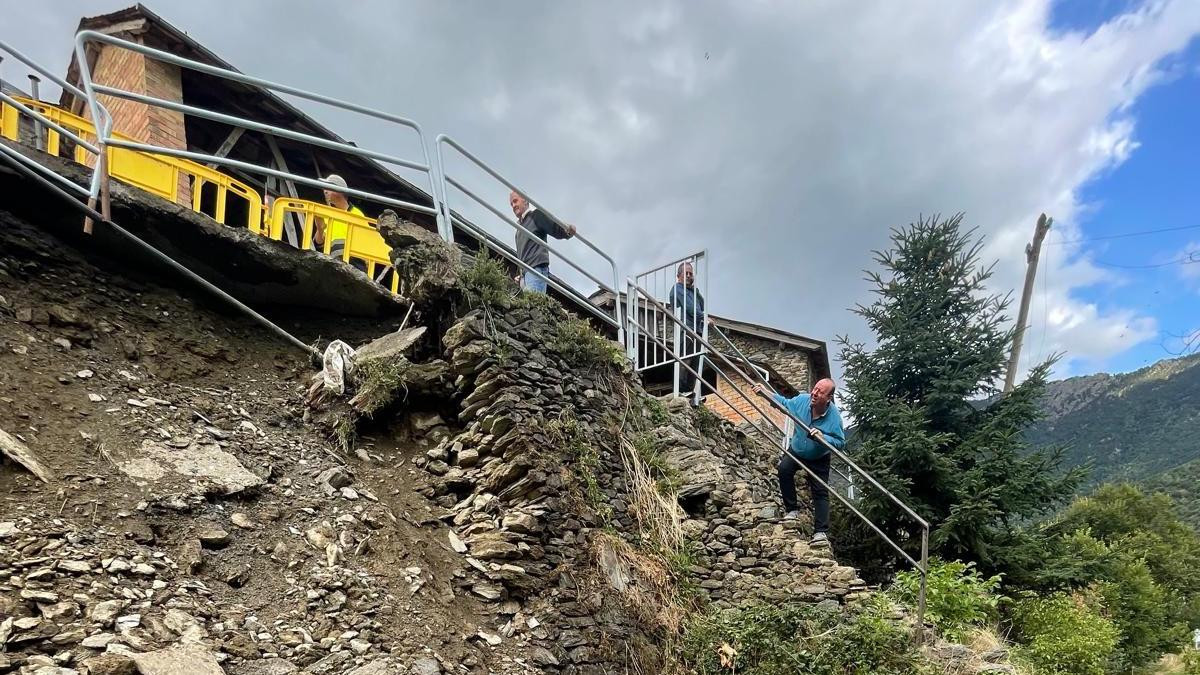 Imatge del mur esfondrat de Caregue