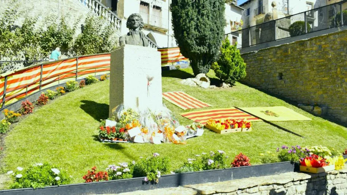 Ofrena floral al general Moragues aquesta Diada 2025