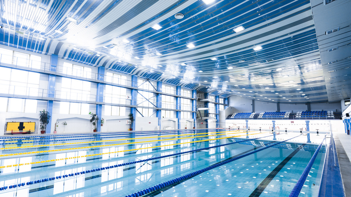 Imatge d'arxiu d'una piscina coberta