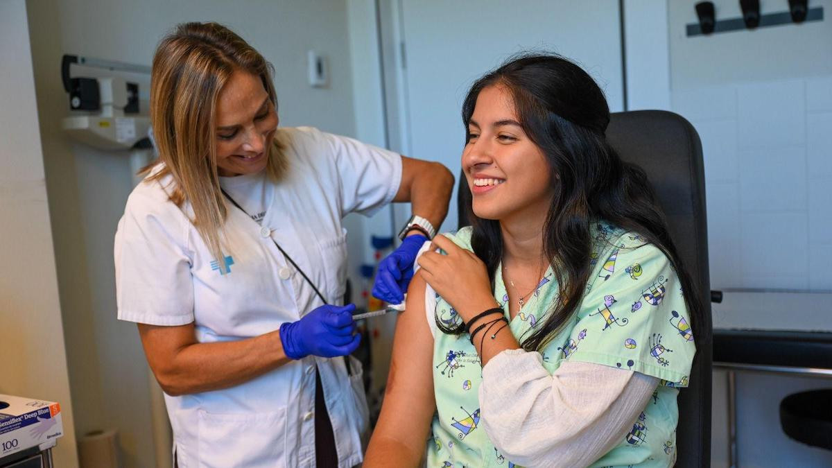 La vacunació és essencial per prevenir complicacions en els col·lectius més vulnerables