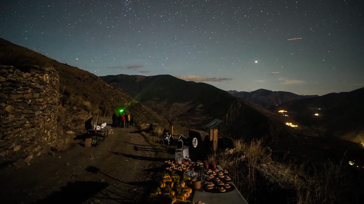 Activitat astronòmica en una de les edicions anteriors del Senderi