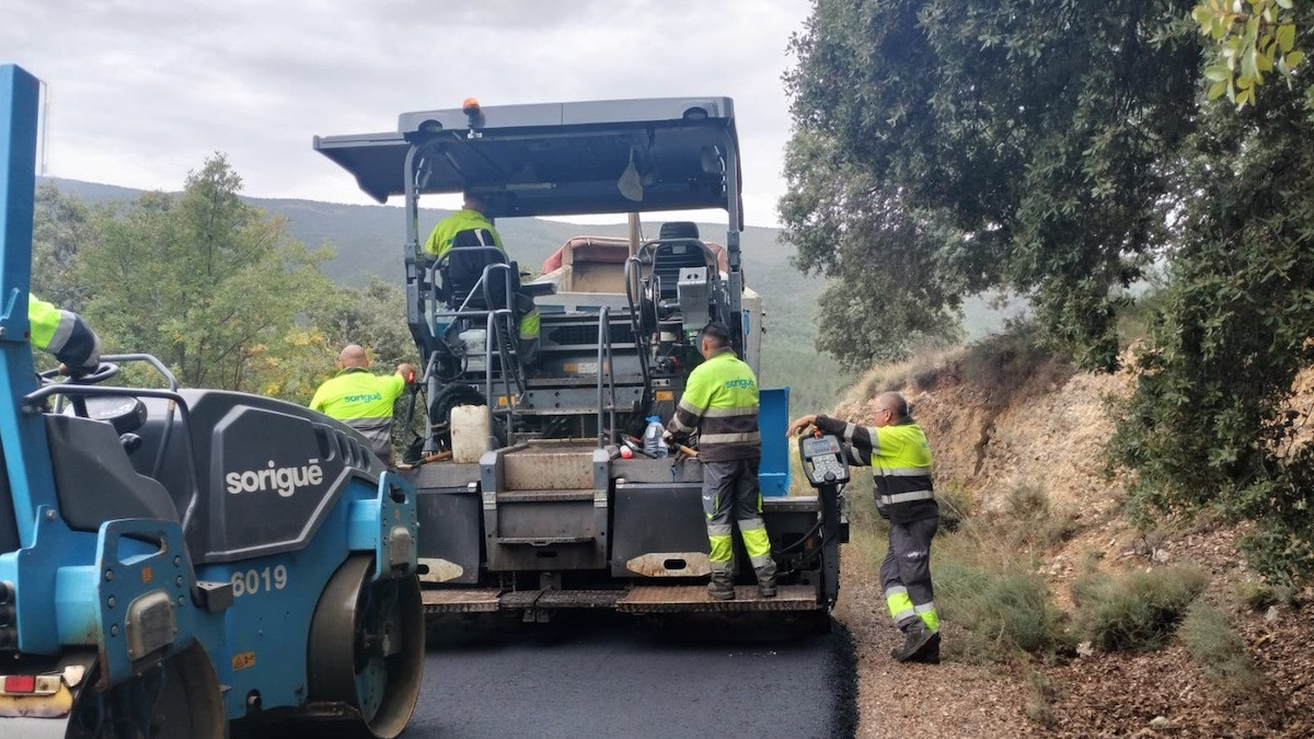 Imatge dels treballs en una carretera del Pallars Jussà
