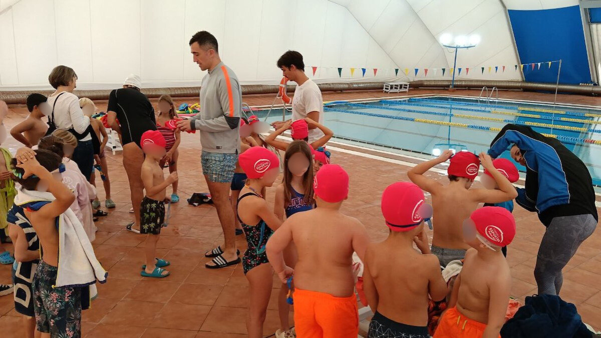 Alumnes de la ZER Pallars Jussà a punt d'iniciar l'activitat aquest dimecres