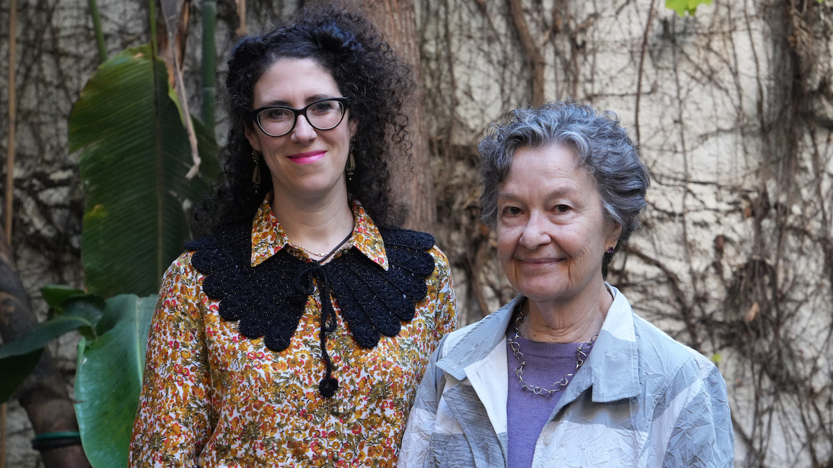 Maria Barbal i Áurea López, autores del llibre, en una imatge promocional