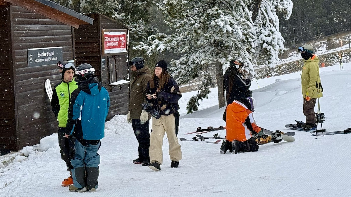 Un grup d'esquiadors, aquest dijous, a Port Ainé
