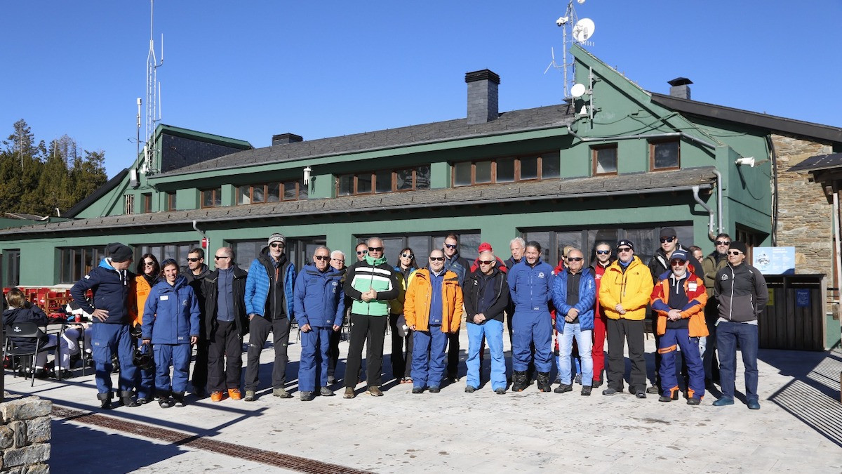 Les autoritats davant el renovat espai gastronòmic