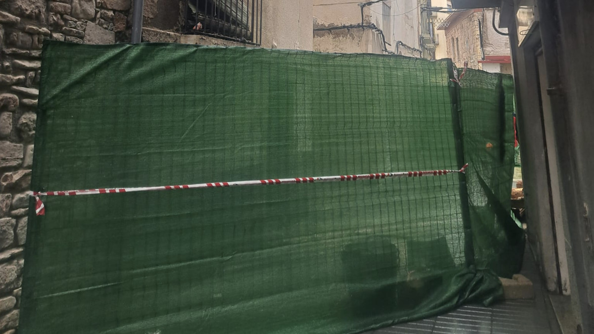 Imatge dels treballs en un dels immobles que serà enderrocat