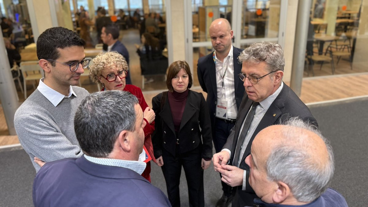 Representants pallaresos amb el president de la Diputació de Lleida a Fitur