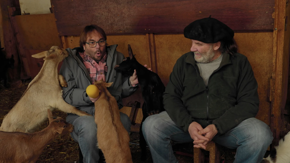Fotograma del programa amb Masferrer, l'Enric i les seves cabres