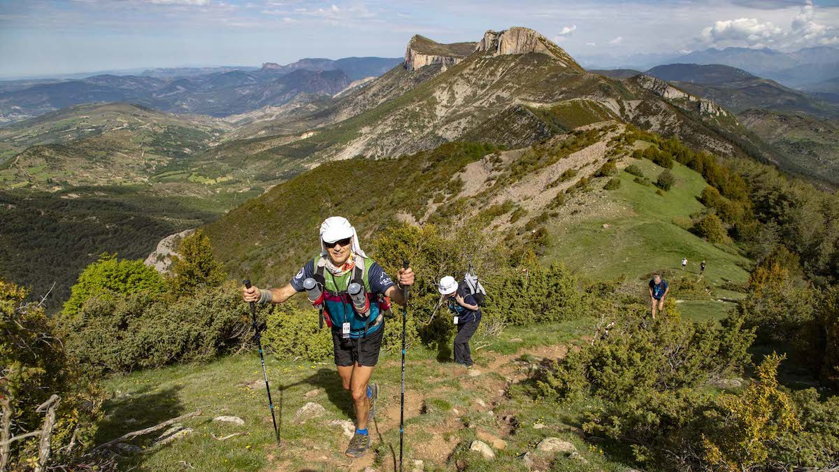 Participants realitzant la Caminada de Carenes en imatge d'arxiu