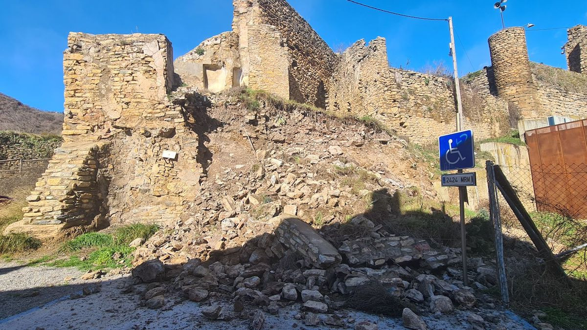 Imatge del mur de suport esfondrat