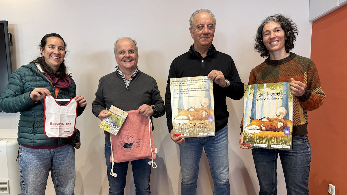 Els presidents comarcals i membres de Cambuleta presentant el projecte