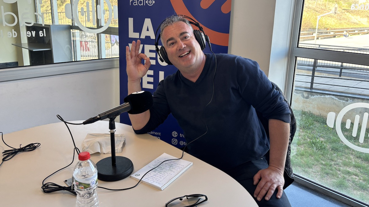 Pep Fillat als micròfons de Ràdio Tremp - la Veu de la Conca