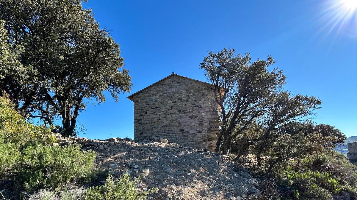 Imatge de l'ermita de Sant Feliu recentment rehabilitada