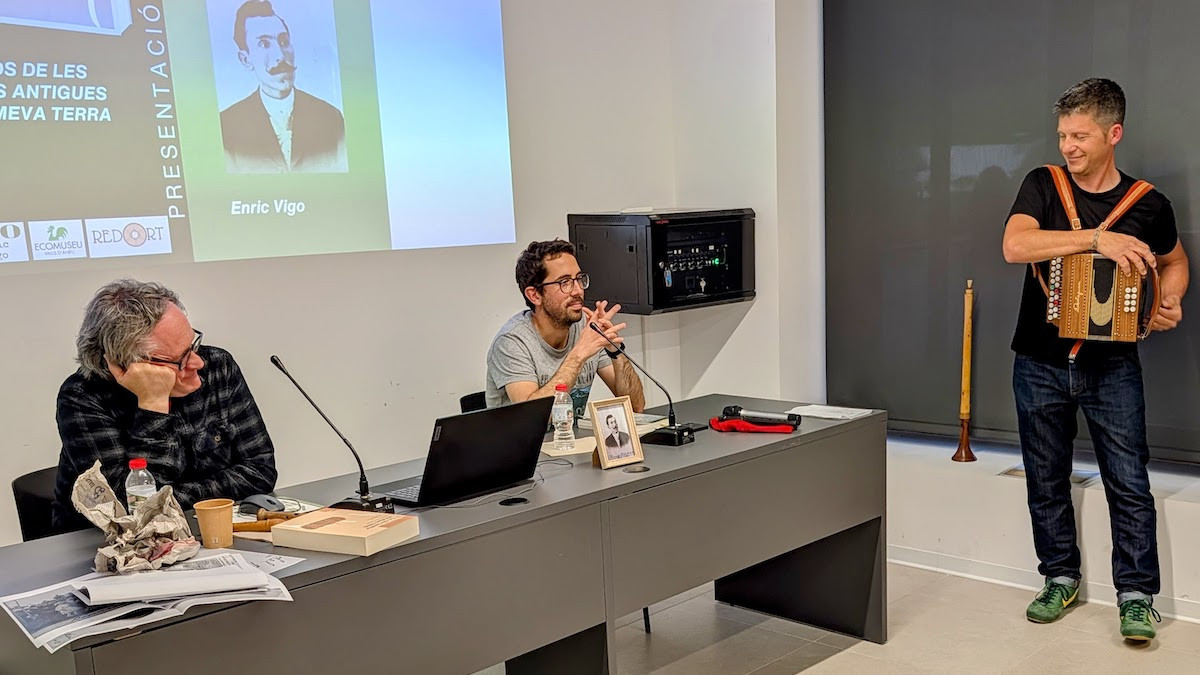 Imatge de la presentació a la Biblioteca de Sort