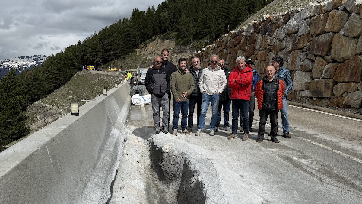 Els alcaldes, reunits al Port de la Bonaigua aquest dilluns