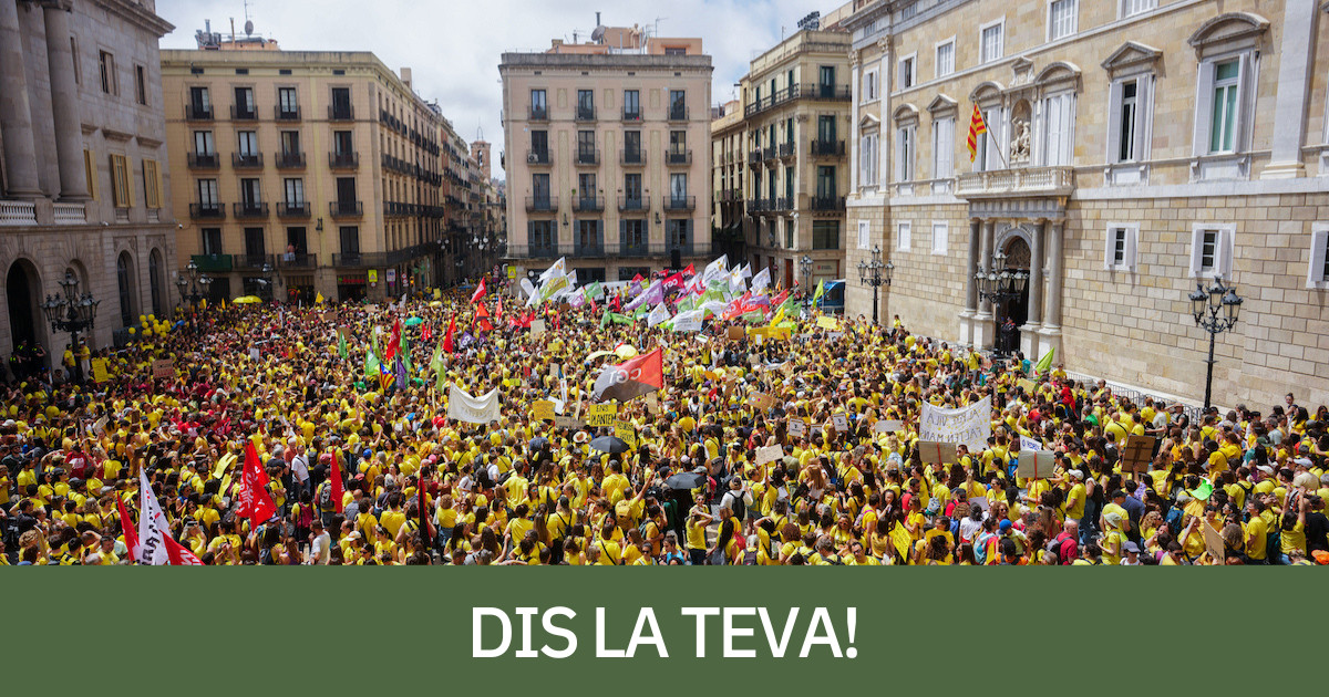 Milers de docents, aquest dimarts, manifestant-se a Barcelona