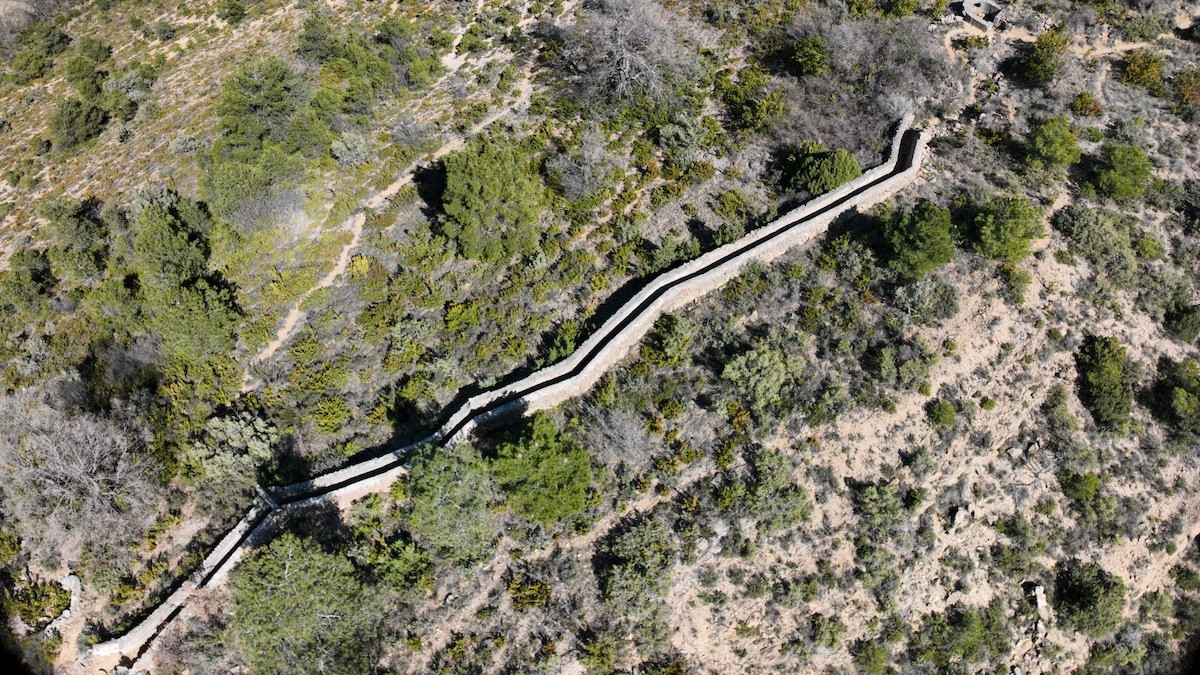 Imatge aèria de les trinxeres de Vilanoveta, a Aramunt