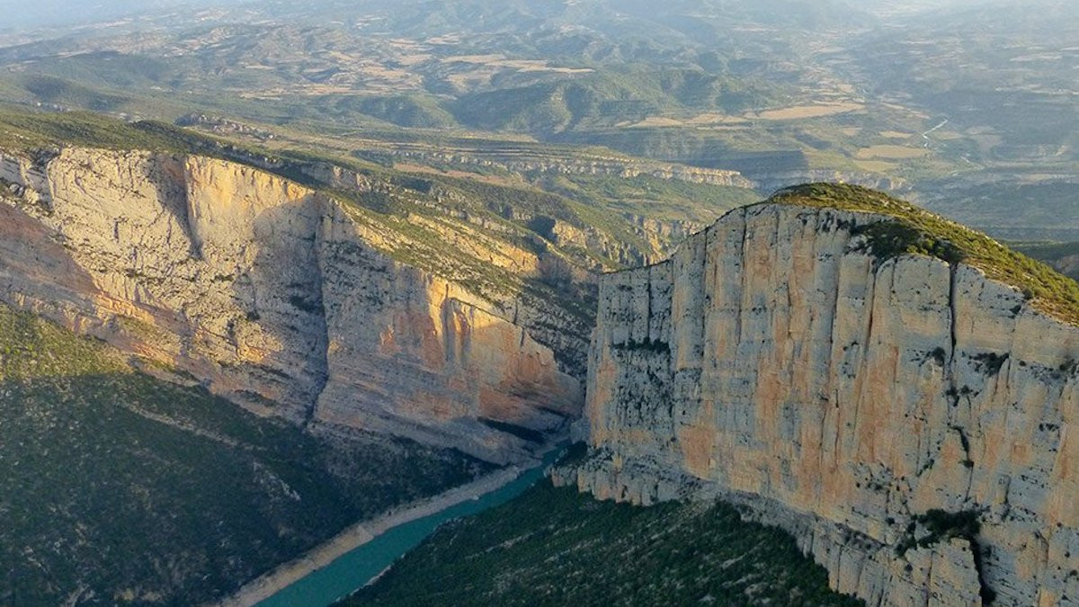 Imatge aèria de la Serra del Montsec
