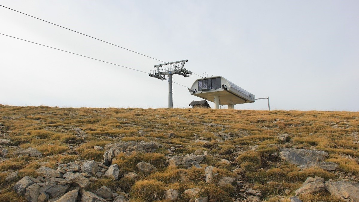 Un telecadira a l'estació d'esquí de La Molina