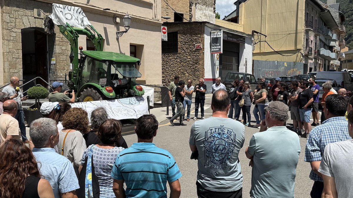 Ramaders concentrats aquest dilluns a Sort davant la seu d'Agricultura