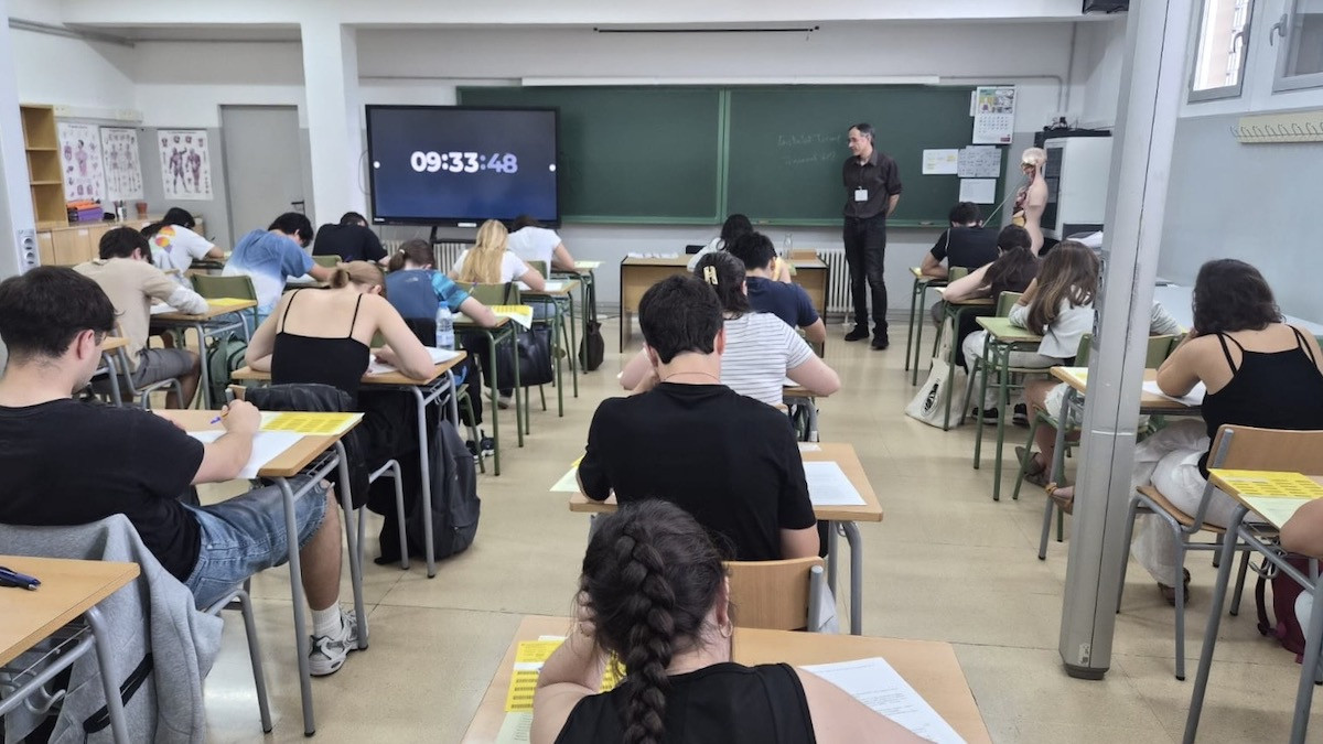 Alumnes pallaresos començant el primer examen aquest dimarts al matí