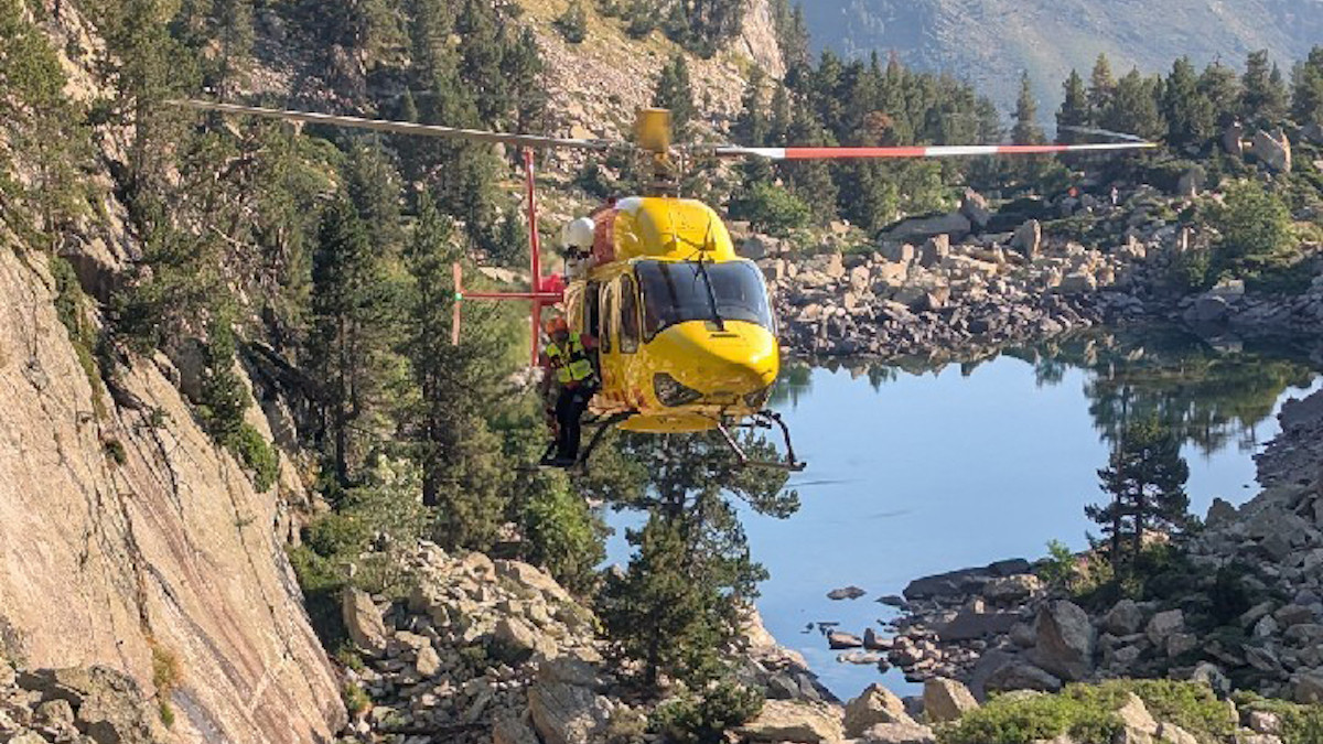 Imatge del rescat del ferit amb helicòpter