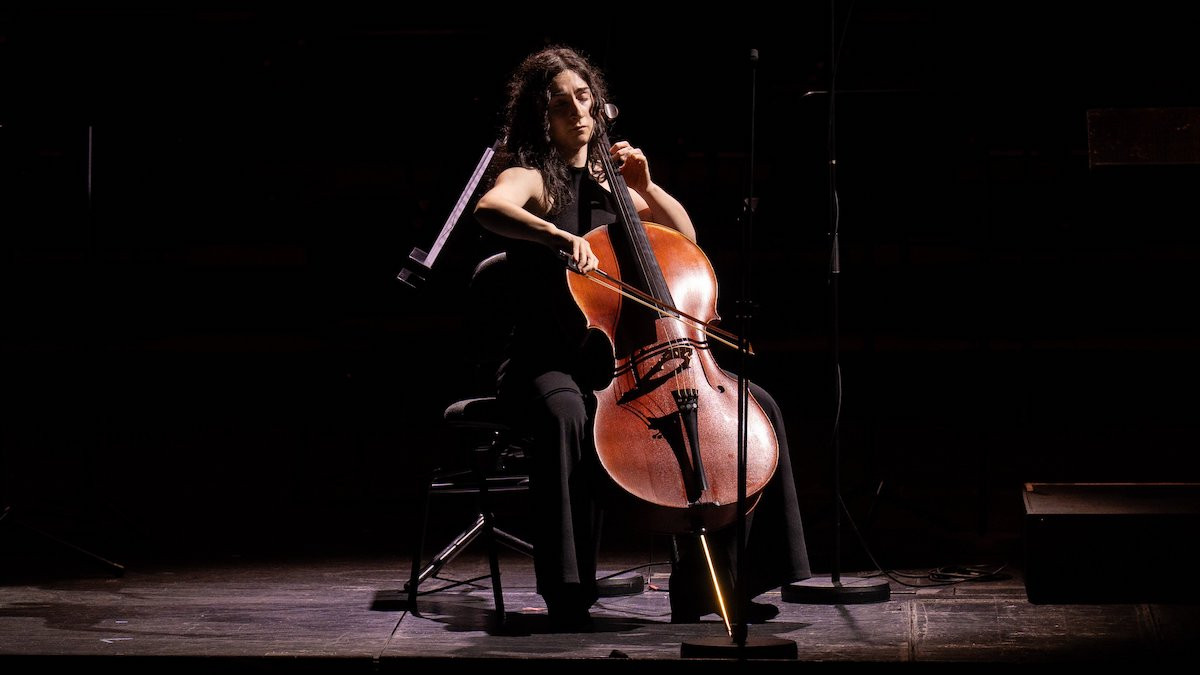 Candela Puigbò, amb el violoncel Laberte de Pau Casals