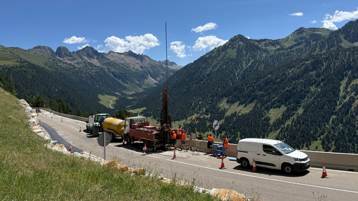 Treballs al C-28 afectat per moviments de terra