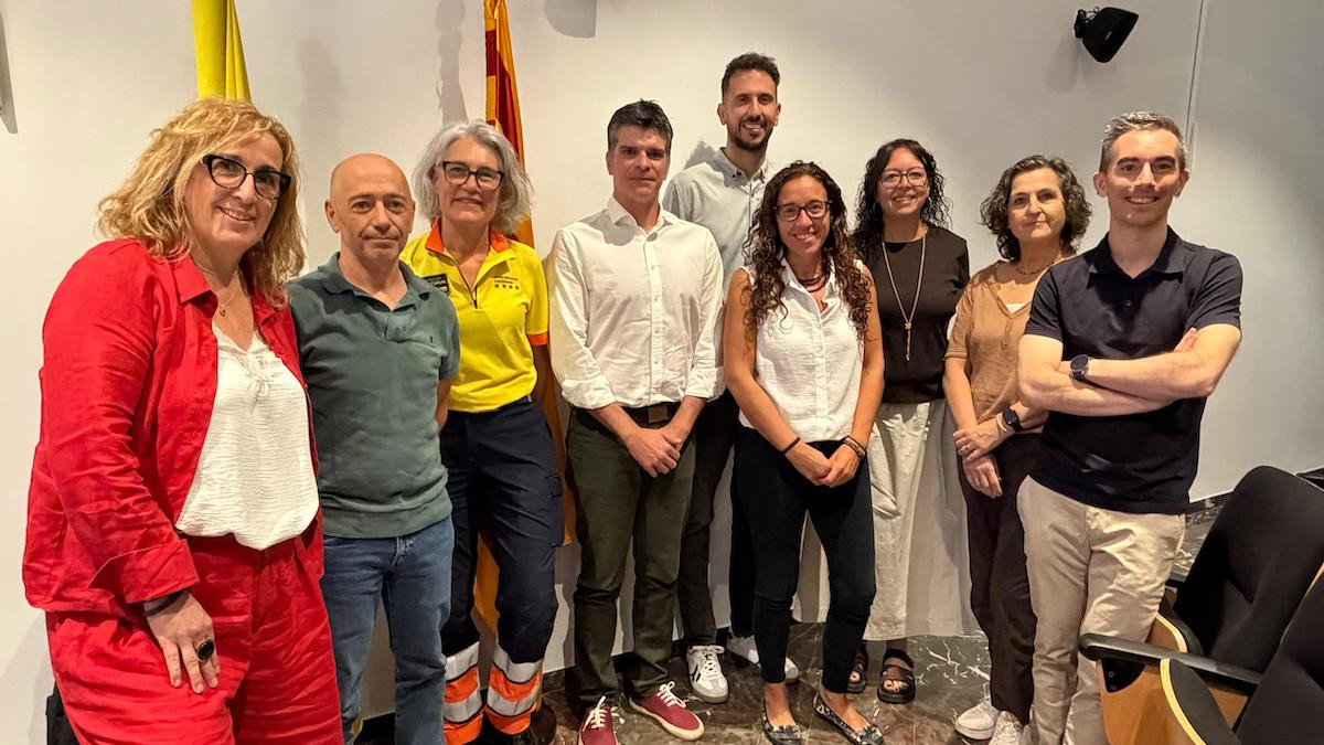 Part dels membres de la Comissió de Recerca de l'Alt Pirineu i Aran, aquest dilluns a Tremp